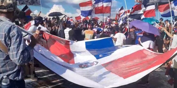 ¡Se desvincula! Alcaldía DN dice no posee jurisdicción sobre la Plaza de la Bandera