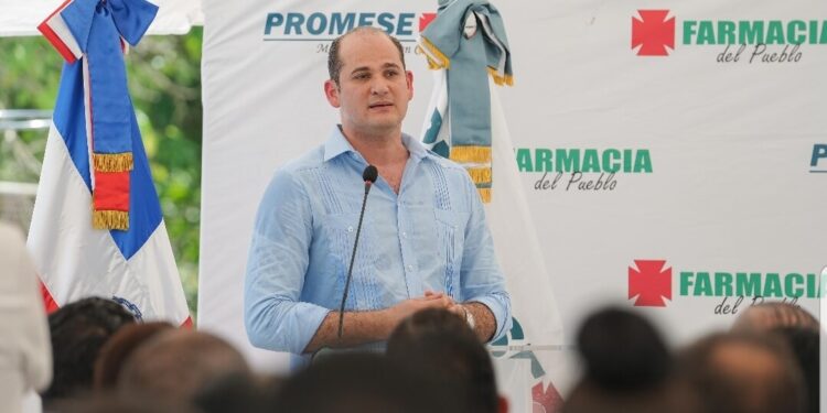 PROMESE/CAL inaugura dos Farmacias del Pueblo en Hostos y Cabrera