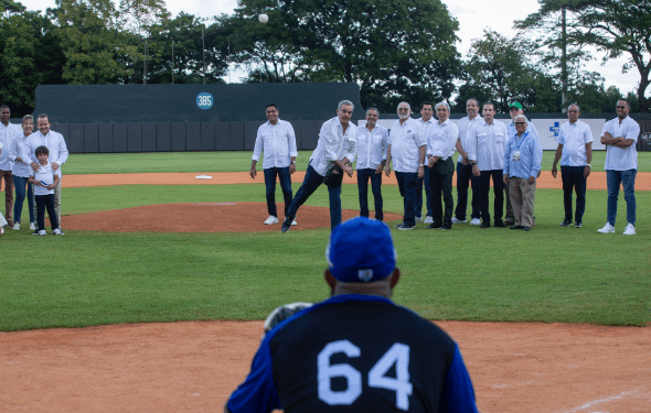 Presidente Abinader entrega remozado Estadio José Briceño de Puerto Plata
