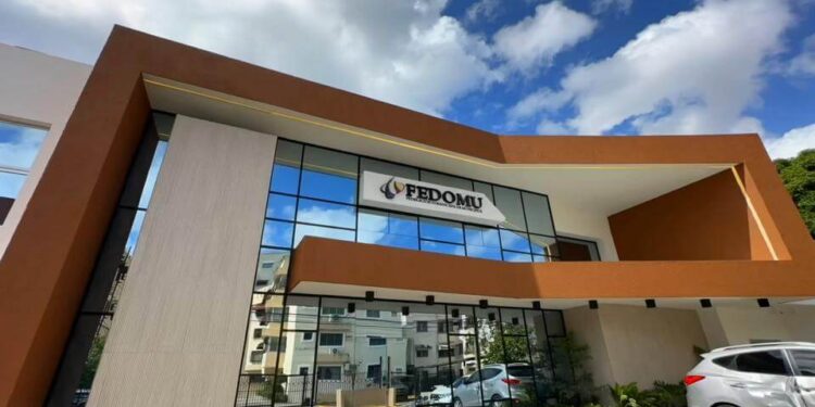 Presidente Fedomu instruye alcaldes a limpiar imbornales y sumarse a labores preventivas ante posibles lluvias