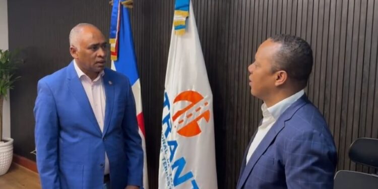 Senador impulsa la instalación de oficina del INTRANT en Peravia