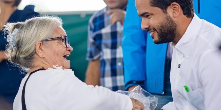 Entrega 12,000 kits de alimentos a familias vulnerables