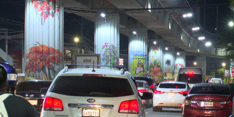 ASDN inaugura murales en columnas del Metro e iluminación de la avenida Hermanas Mirabal