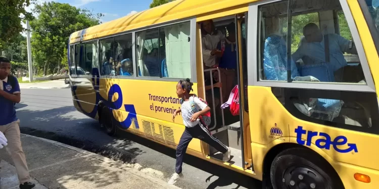TRAE informa autobuses eléctricos ofrecen servicio regular en la mayor parte de Santiago