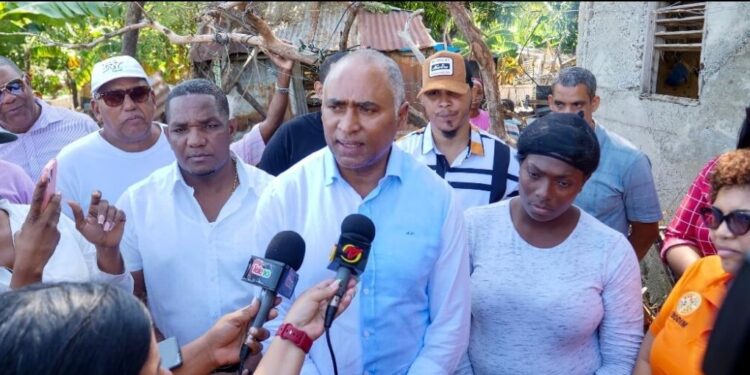 Inicia construcción vivienda para familia afectada por incendio en Carretón