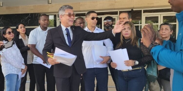 Se querella contra ministro Carlos Bonilla y Bartolomé Pujals por alegado fraude contrato de RD$300 millones