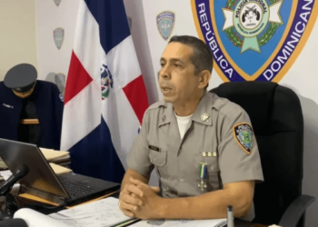 Policía ofrece recompensas de RD$300 mil y RD$200 mil por información permita ubicar y capturar dos exmiembros de la institución prófugos por homicidios