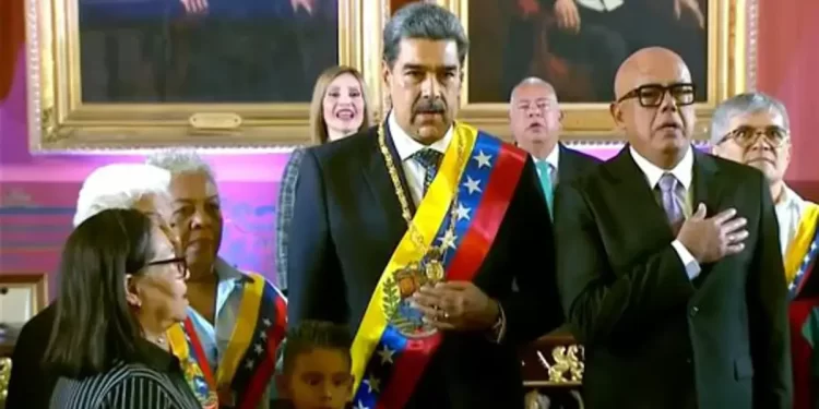 Venezuela: Aleteos de opositores no impidió juramentación de Nicolás Maduro