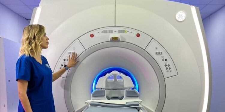 Resonancia 3 Tesla con Inteligencia Artificial estará disponible en RD