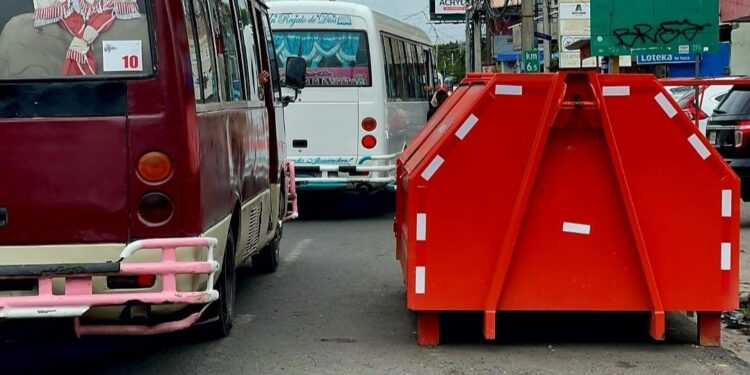 Director DIGESETT: Contenedores de basura en SDE afectan movilidad y seguridad vial