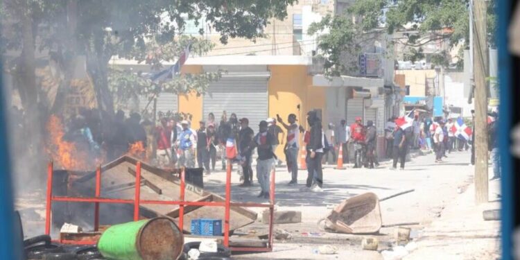 Leonel condena agresión a dominicanos en Friusa