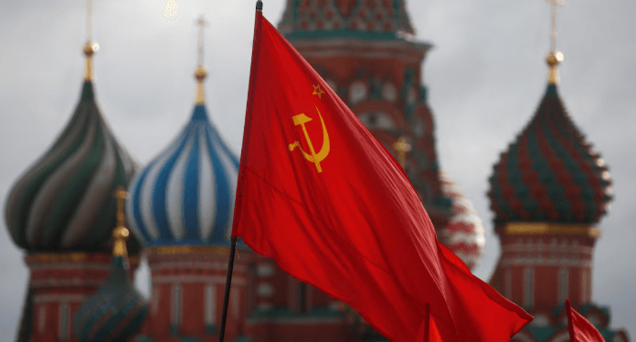 ¿Por qué se disolvió la URSS si los soviéticos querían mantenerla?