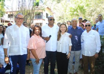 Carolina Mejía sostiene encuentro con dirigentes PRM en San Juan