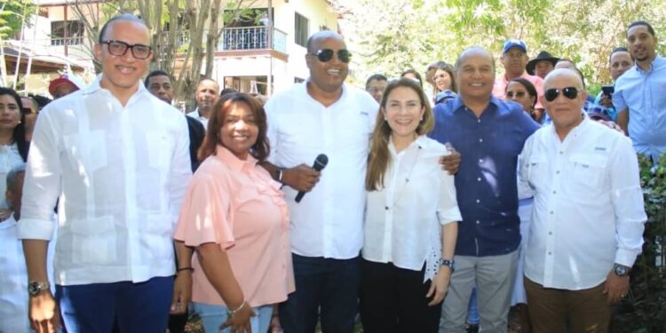 Carolina Mejía sostiene encuentro con dirigentes PRM en San Juan