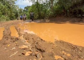 Residentes de Pulgarín y El Guanito en Bayaguana claman por infraestructuras básicas