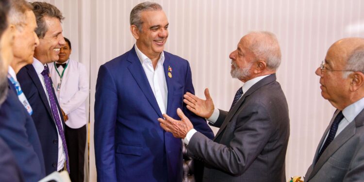 Abinader y Lula sostienen reunión bilateral en el marco de encuentro Brasil-Carib