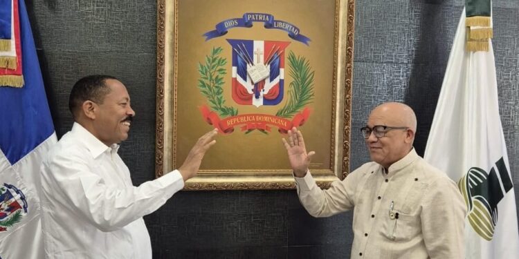 Samuel Toribio es juramentado como subdirector de Inespre