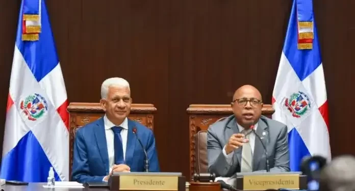 Los presidentes del Senado y Cámara de Diputados repetirán en sus cargos