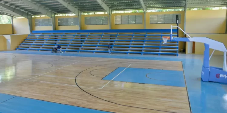 Gobierno entrega remodelado Polideportivo de Las Caobas