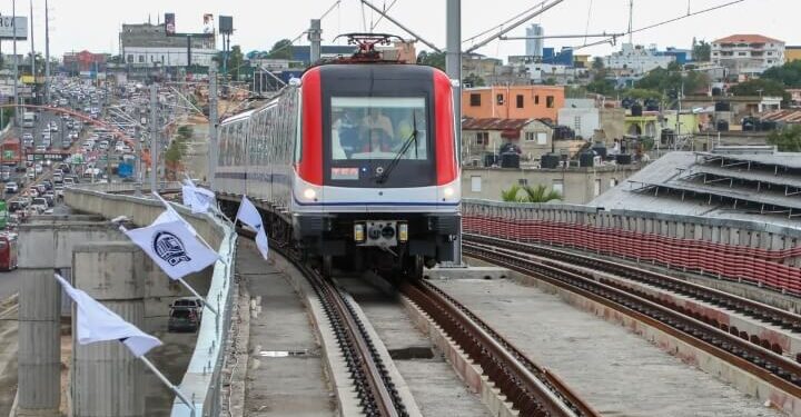 Presidente Abinader realiza prueba dinámica en Línea 2C del Metro SD