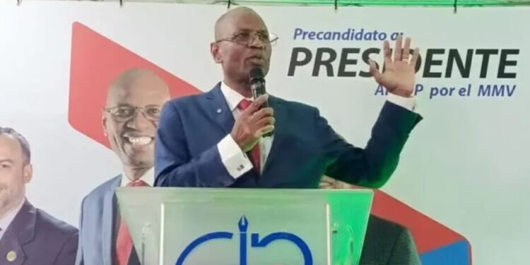 Luis Pérez asume presidencia CDP