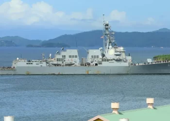 ¡Servil y miserable! Trinidad y Tobago apoya acciones militares contra Venezuela; recibe destructor EEUU