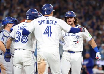 Serie Mundial: Azulejos de Toronto toman la delante ante los Dodgers