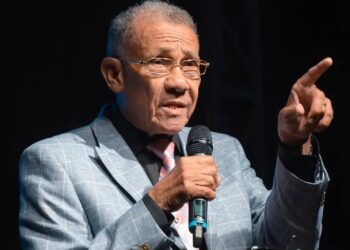Pastor evangélico favorece tope a cesantía laboral