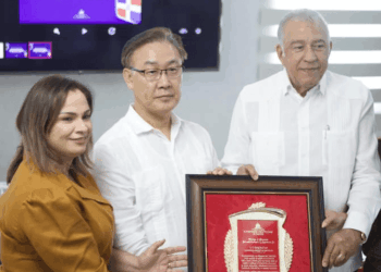 Diputada recibe visita embajador Corea del Sur
