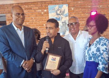 Reconocen a Nelson Gutiérrez por defensa dignidad humana y derechos fundamentales