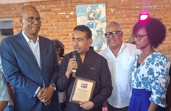 Reconocen a Nelson Gutiérrez por defensa dignidad humana y derechos fundamentales