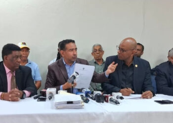 Gremios califican de arbitraria y abusiva medidas cautelares contra Nelson Gutiérrez
