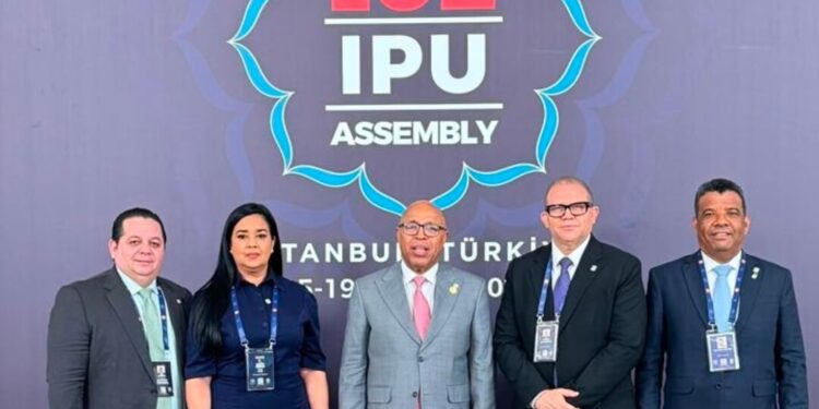 Pacheco preside 152.ª Asamblea de la Unión Interparlamentaria en Turquía