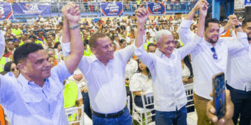 Ricardo de los Santos juramenta sector construcción de Sánchez Ramírez en respaldo a Carolina Mejía