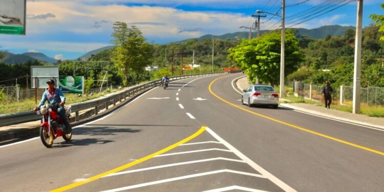 Gobierno inaugura carretera Nizao-Sabana Larga-Ocoa; fortalece conexión entre Cibao y Sur