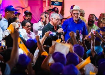 Gonzalo recorre localidades de San Cristóbal; plantea que “gobernar es resolver”
