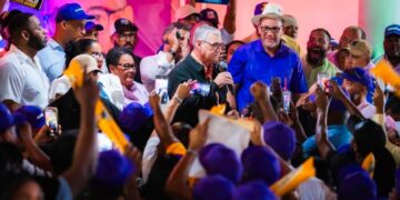 Gonzalo recorre localidades de San Cristóbal; plantea que “gobernar es resolver”